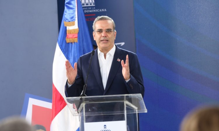 Gobierno anunció fechas y medidas para el levantamiento del toque de queda en dos provincias Gobierno anunció fechas y medidas para el levantamiento del toque de queda en dos provincias