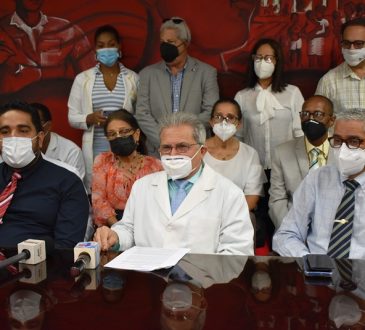 Médicos harán paralización de servicios en hospitales públicos y ARS la próxima semana