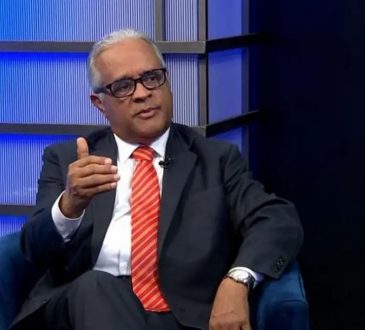 Exministro criticó la vigilancia epidemiológica aplicada por el gobierno