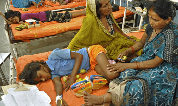 Alrededor de 50 personas han fallecido en la India por una fiebre de origen desconocido