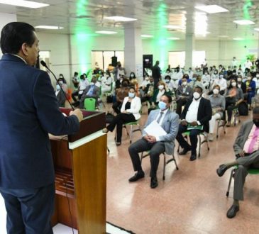 Ministro de salud habló sobre epidemiología para estudiantes de la Universidad Central del Este