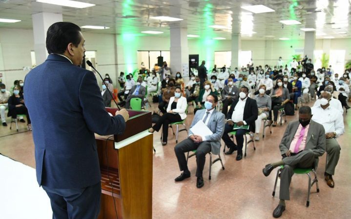 Ministro de salud habló sobre epidemiología para estudiantes de la Universidad Central del Este Ministro de salud habló sobre epidemiología para estudiantes de la Universidad Central del Este