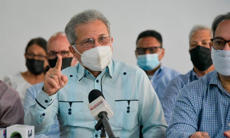 Médicos irán a paro de 48 horas para exigir mejoras de las ARS Médicos irán a paro de 48 horas para exigir mejoras de las ARS