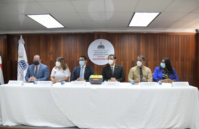MSP garantizó plazas laborales a 685 médicos que apoyaron a centros de salud durante la pandemia
