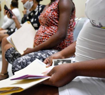 ONE registró que dominicanas con menores ingresos tienen más hijos que mujeres de clase alta