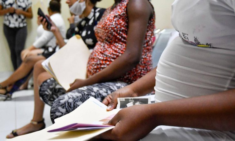 ONE registró que dominicanas con menores ingresos tienen más hijos que mujeres de clase alta ONE registró que dominicanas con menores ingresos tienen más hijos que mujeres de clase alta