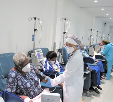 Pacientes con cáncer renunciaron hace un año a tratamientos por altos costos