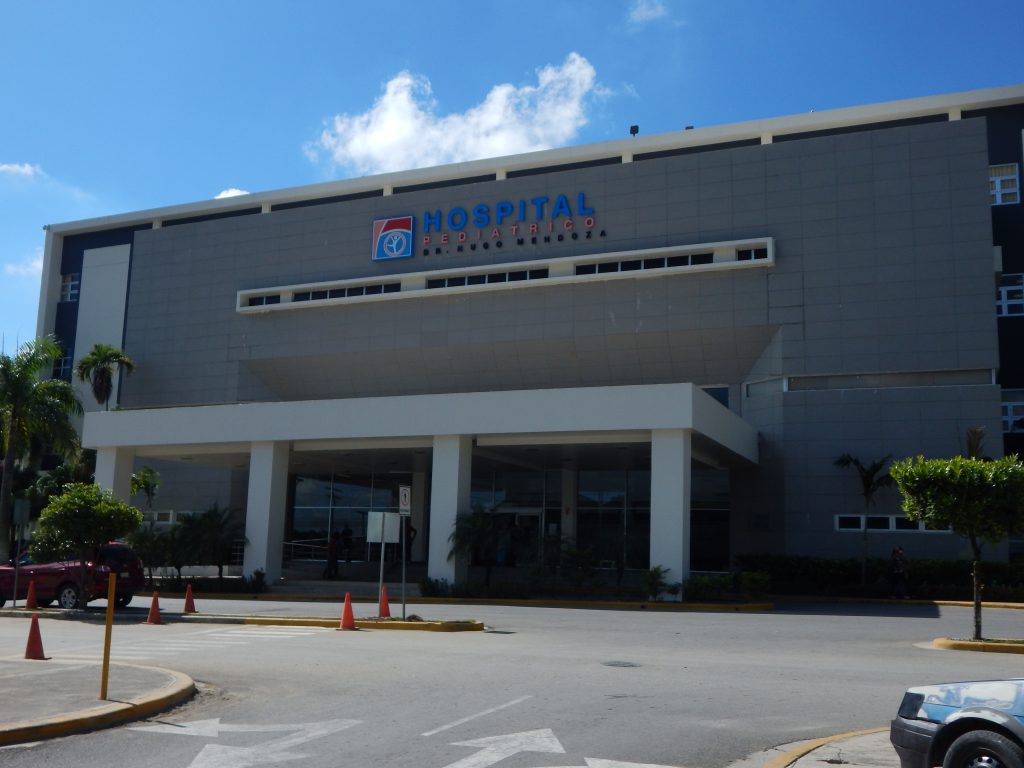 Exdirector del SNS insta al Gobierno a definir propiedad de hospitales