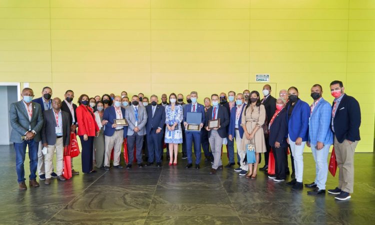 Médicos dominicanos participaron en el congreso de ortopedas-traumatólogos en España Médicos dominicanos participaron en el congreso de ortopedas-traumatólogos en España