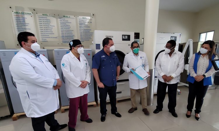 SNS entrega más de RD$5 millones en equipos al Hospital Gautier