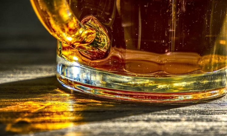 OMS: 7 de cada 100 casos de cáncer de mama en Europa están asociados al consumo de alcohol