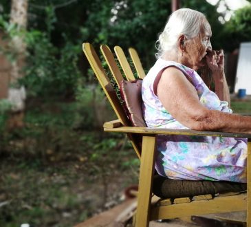 Geriatras piden disponer de más especialistas para atender a adultos mayores
