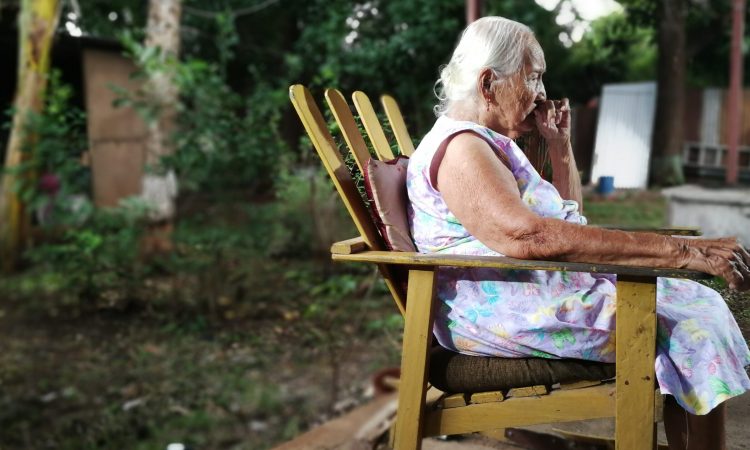 Geriatras piden disponer de más especialistas para atender a adultos mayores