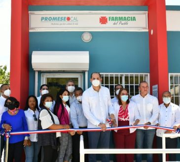 Promese/Cal inaugura siete Farmacias