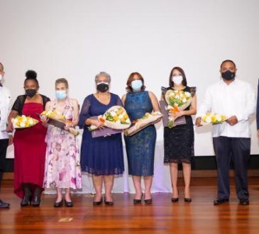 Sociedad Dominicana de Obstetricia y Ginecología premia labor de seis ginecólogas