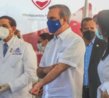 Abinader propone proyecto de ley para declarar la sangre como bien público