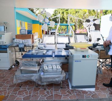 SNS entregó equipos por RD$24 millones a cinco hospitales del Cibao