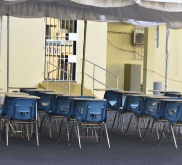 "Nadie quiere vacunarse": Centros de inmunización en Santiago cerrarán próximamente