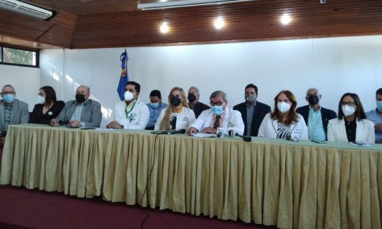 CMD llama a reforzar medidas sanitarias y eliminar la exigencia de antígenos