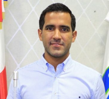 Doctor Cruz Camacho pide acelerar vacunación en niños de 5 a 12 años