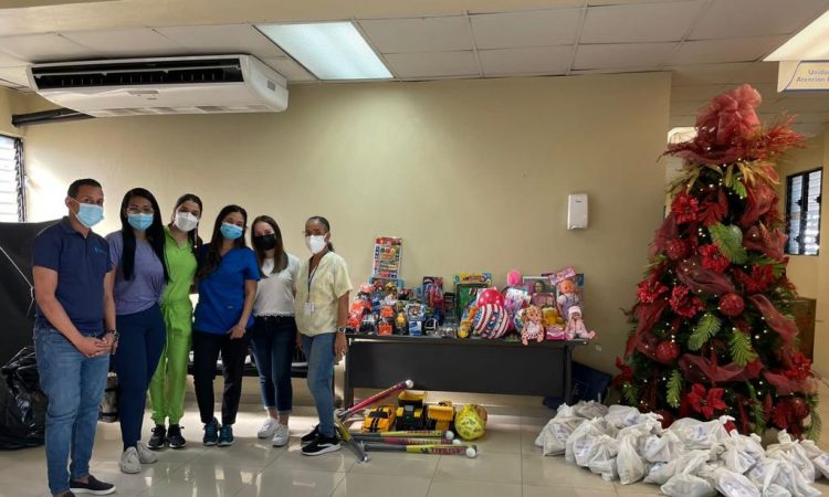 CEMED entregó juguetes a niños del hospital Robert Reid Cabral CEMED entregó juguetes a niños del hospital Robert Reid Cabral