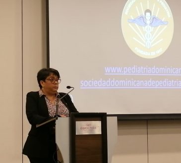 Pediatras se oponen a reinicio de clases presenciales por avance de ómicron