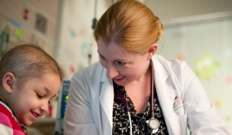 Nuevo programa de ayuda internacional para niños con cáncer