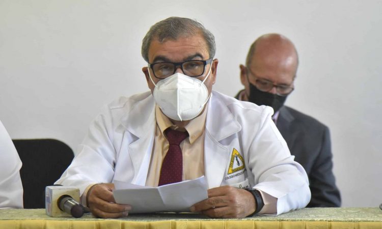 Dr. Senén Caba continúa estable y aislado tras positivo por covid-19