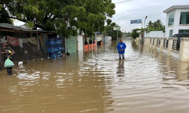 MSP emite alerta epidemiológica por inundaciones en la Cordillera Central y la Línea Noroeste