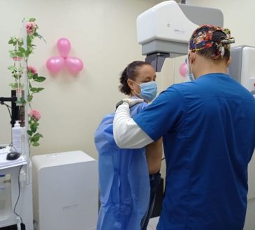 Hospital Moscoso Puello realiza jornada de mamografía gratuita
