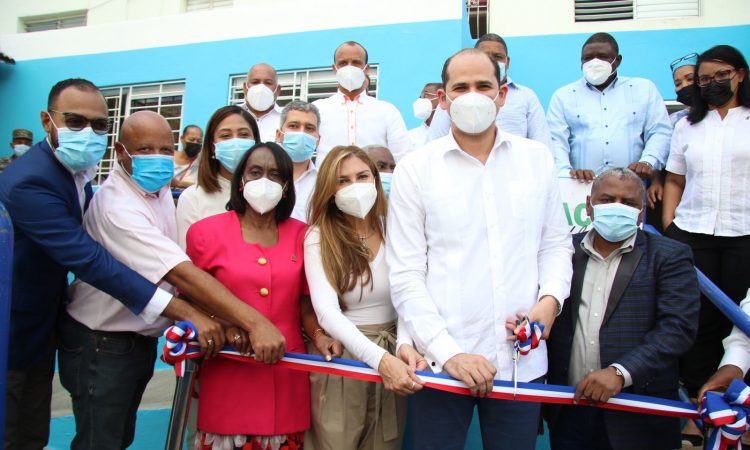 Promese/Cal inaugura farmacia en Guachupita