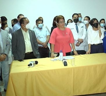 Odontólogos reiteran denuncias por venta de implantes y jornadas ilegales