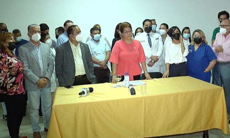 Odontólogos reiteran denuncias por venta de implantes y jornadas ilegales