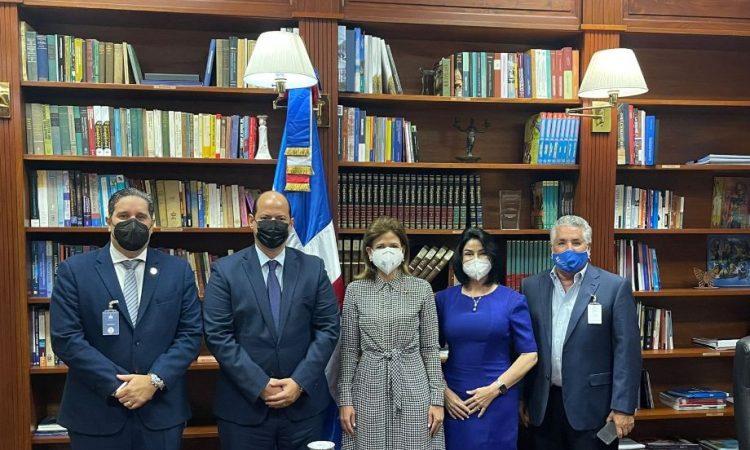 Vicepresidenta y Asociación Turismo Salud abogan por el fortalecimiento del sector