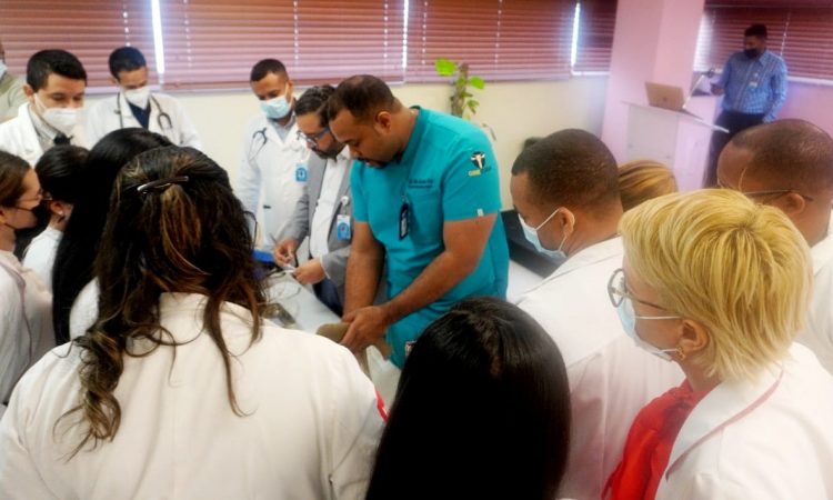 SRSM y UNICEF capacitan al personal del Materno Dr. Reynaldo Almánzar sobre Código Rojo