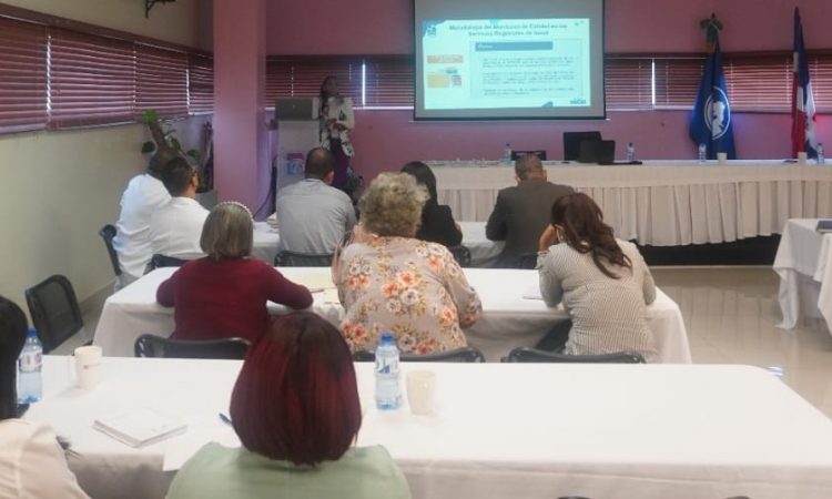 SNS imparte taller para monitoreo de Protocolos de Servicios de Salud en el Materno Dr. Reynaldo Almánzar