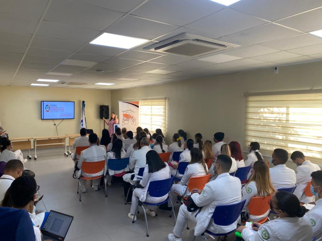 SDNCT celebró el Día Mundial de la Tuberculosis disertando sobre la actualidad de la enfermedad en RD