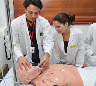 MESCyT otorgó calificación de excelencia a la Carrera de Medicina del INTEC