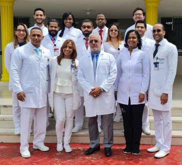 Delegación de cirujanos plásticos del HSBG representarán a RD en Costa Rica