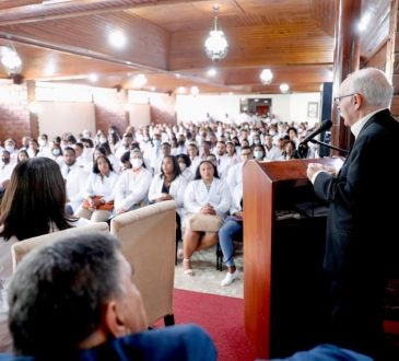 CMD suma a 450 nuevos profesionales de la salud al gremio
