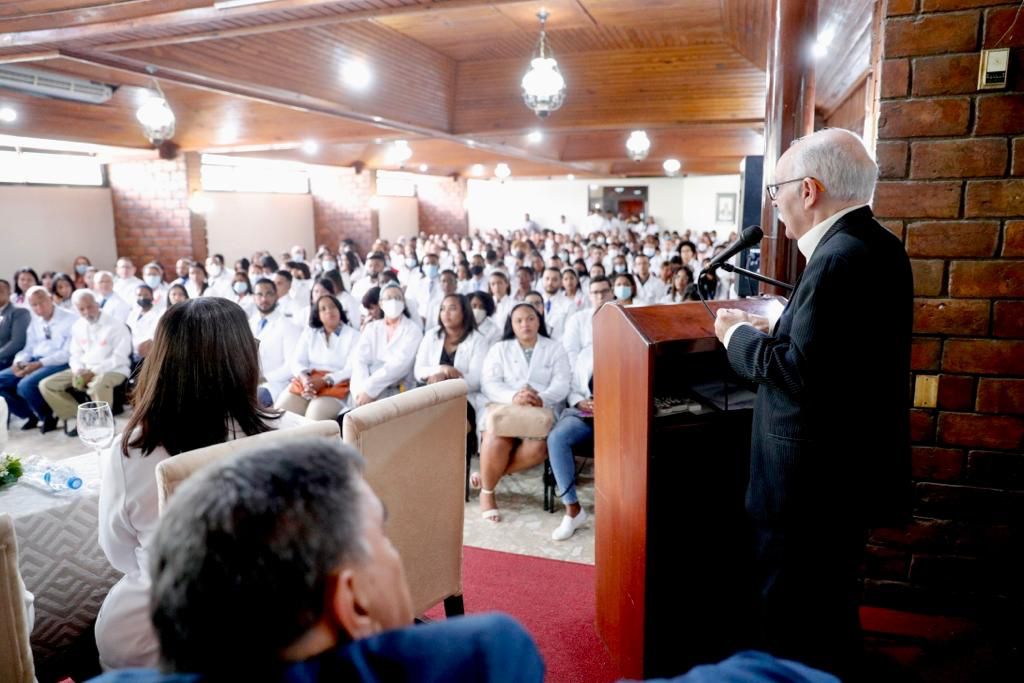 CMD suma a 450 nuevos profesionales de la salud al gremio CMD suma a 450 nuevos profesionales de la salud al gremio