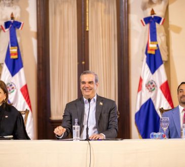 Gobierno y BANDEX crean fondo de inversión de RD$2 mil millones para el desarrollo de la salud privada