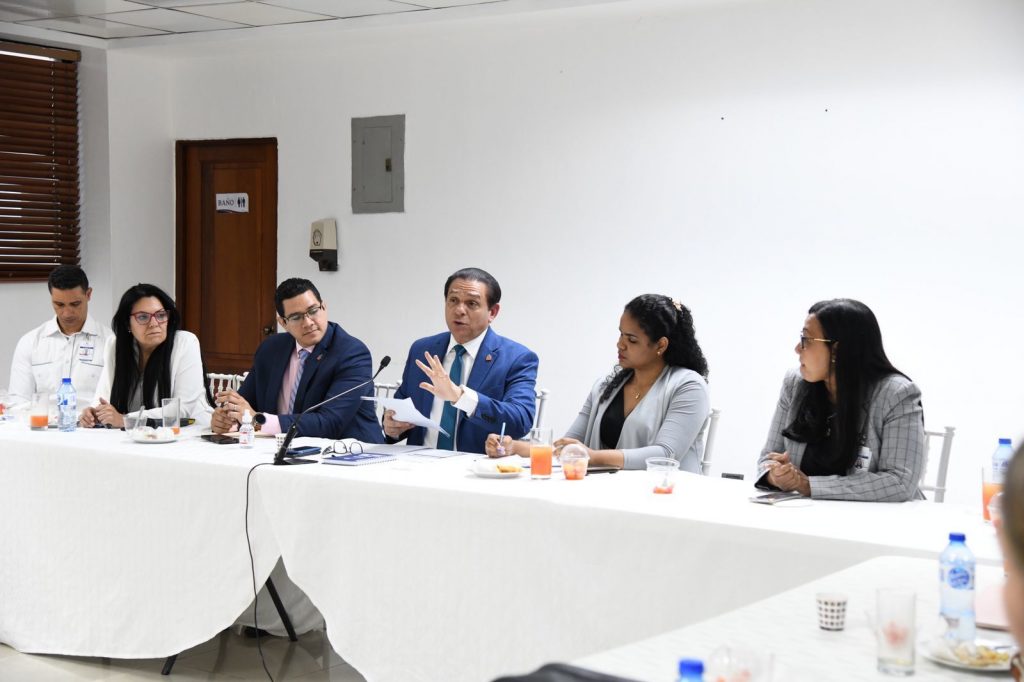 Salud Pública evalúa actualizar su catálogo de medicamentos de alto costo Salud Pública evalúa actualizar su catálogo de medicamentos de alto costo