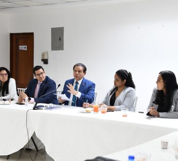 Salud Pública evalúa actualizar su catálogo de medicamentos de alto costo