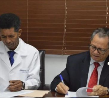 Reid Cabral y UNEV firman acuerdo de colaboración para el desarrollo de la educación continuada