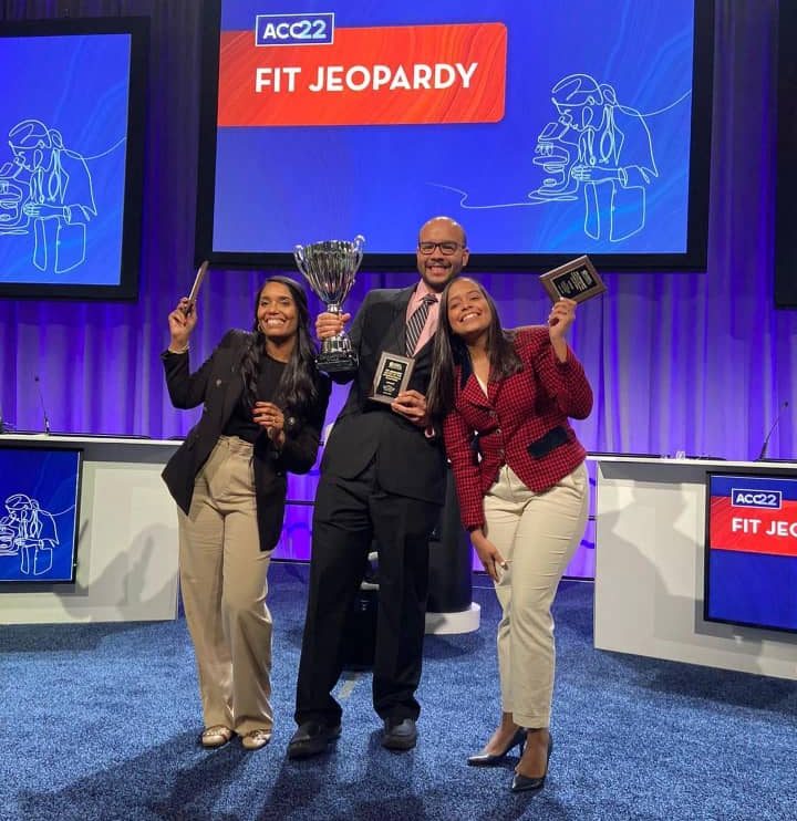Cardiólogos residentes del CEDIMAT ganan el torneo Jeopardy de la ACC Cardiólogos residentes del CEDIMAT ganan el torneo Jeopardy de la ACC