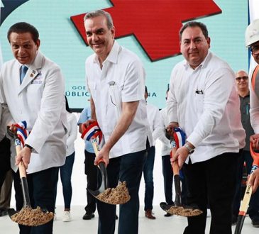 Presidente Abinader inauguró obras en la Unidad Materno Infantil del Marcelino Vélez