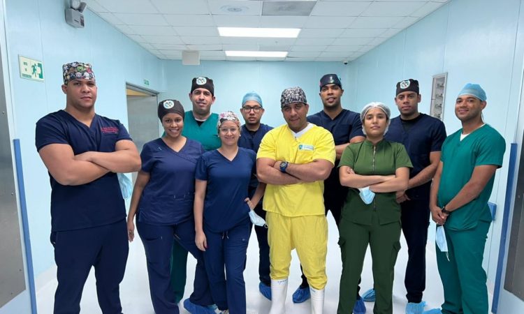 Ney Arias Lora realizó operativo quirúrgico durante la Semana Santa