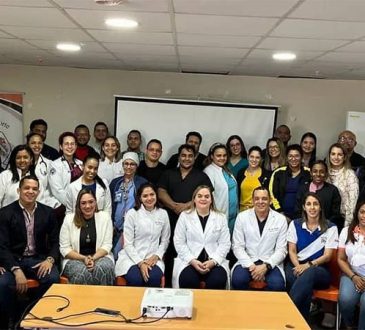 NEUMONORTE y SODEMECU capacitan a residentes sobre el intervencionismo de pacientes críticos