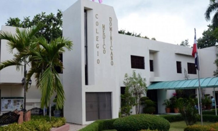 Colegio Médico exhorta a reforzar medidas preventivas por el huracán Fiona